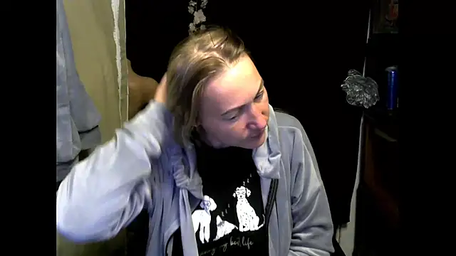 wLESLYMOSw online show from September 27, 5:29 pm