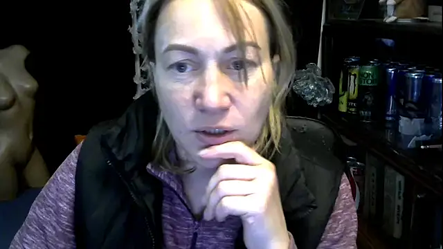 wLESLYMOSw online show from October 17, 11:02 am