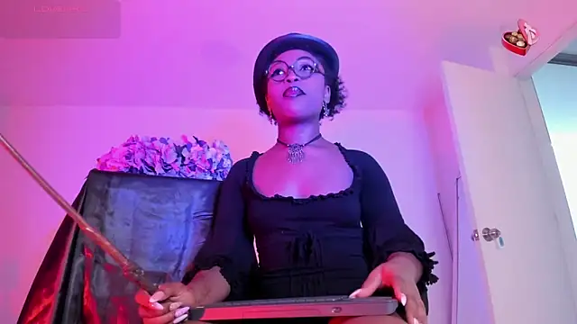 EmmaSanzz  online show from January 26, 11:28 am