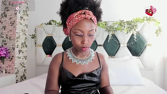 EmmaSanzz  online show from January 28, 11:49 am