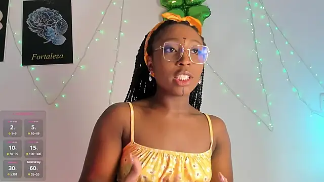 EmmaSanzz  online show from March 11, 11:44 am