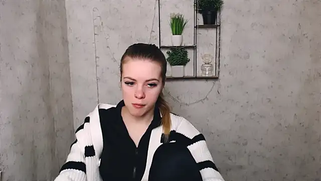 AliceFlirtt  online show from March 5, 11:38 am