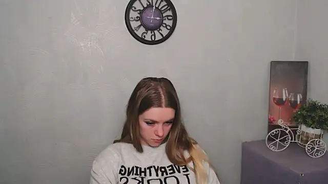 AliceFlirtt  online show from March 8, 11:37 am