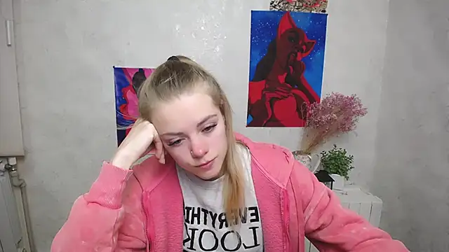 AliceFlirtt  online show from October 6, 7:50 am