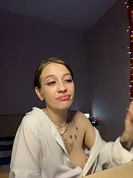 Dooubletroublee online show from February 24, 12:41 am