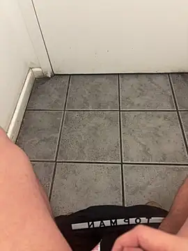 Snapshot of cussy007 chatting on December 18, 9:14 am cussy007 online show from December 18, 9:14 am