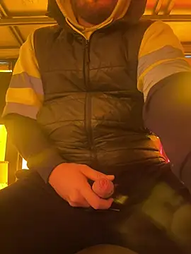 Snapshot of cussy007 chatting on January 7, 11:05 am cussy007 online show from January 7, 11:05 am