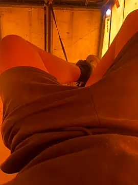 Snapshot of cussy007 chatting on September 16, 9:10 am cussy007 online show from September 16, 9:10 am