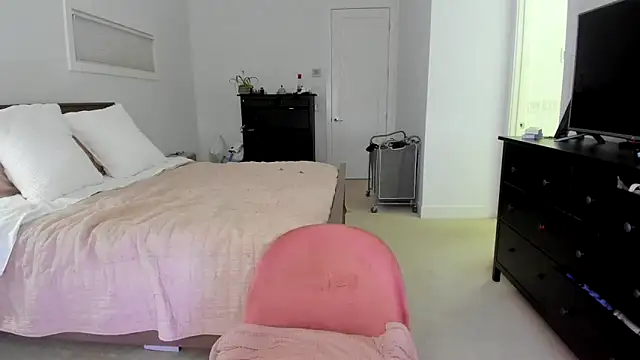 Kymmmy online show from February 13, 11:37 pm