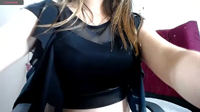 Luna girlhot  online show from December 18, 7:19 pm