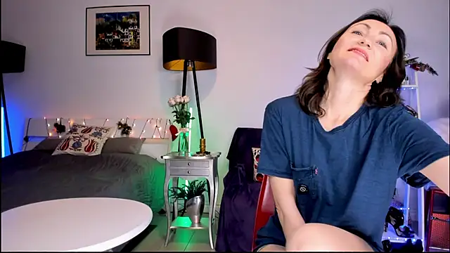 Snapshot of MissAliciaFD chatting on December 11, 5:37 pm MissAliciaFD online show from December 11, 5:37 pm