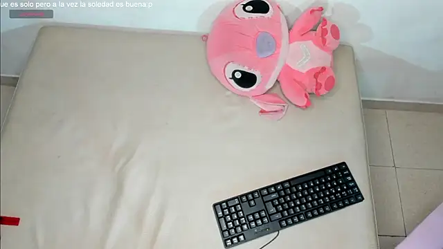 jenelotizz06 online show from December 14, 12:44 am