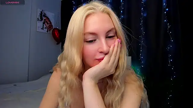 Snapshot of Kimmy_powell chatting on October 17, 2:15 am Kimmy powell online show from October 17, 2:15 am