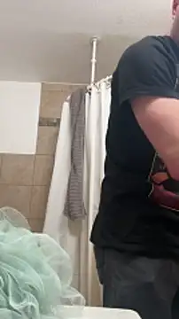 Snapshot of El_Gizmo chatting on January 1, 2:19 am El Gizmo online show from January 1, 2:19 am