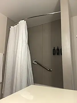 Snapshot of El_Gizmo chatting on February 2, 5:15 pm El Gizmo online show from February 2, 5:15 pm