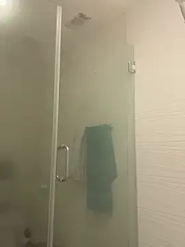 Snapshot of El_Gizmo chatting on February 17, 4:26 pm El Gizmo online show from February 17, 4:26 pm