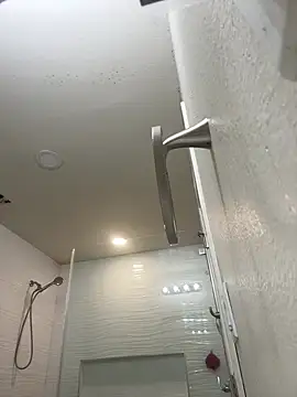 Snapshot of El_Gizmo chatting on February 23, 8:55 pm El Gizmo online show from February 23, 8:55 pm