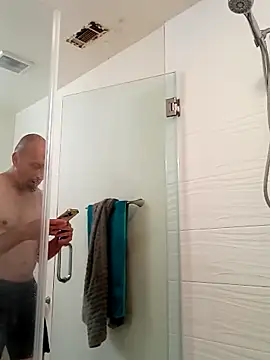 Snapshot of El_Gizmo chatting on March 2, 7:45 pm El Gizmo online show from March 2, 7:45 pm