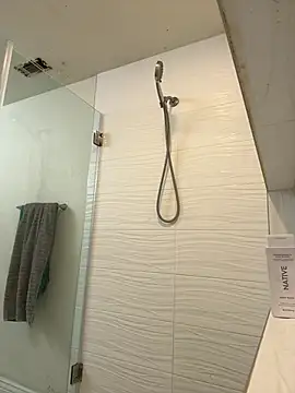 Snapshot of El_Gizmo chatting on March 4, 9:40 am El Gizmo online show from March 4, 9:40 am