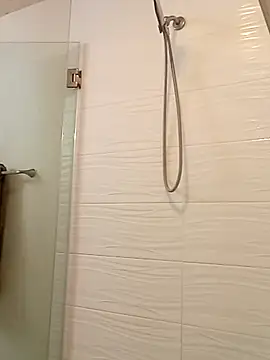 Snapshot of El_Gizmo chatting on March 9, 6:39 am El Gizmo online show from March 9, 6:39 am