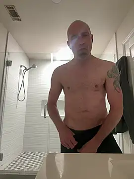 Snapshot of El_Gizmo chatting on March 10, 10:26 am El Gizmo online show from March 10, 10:26 am