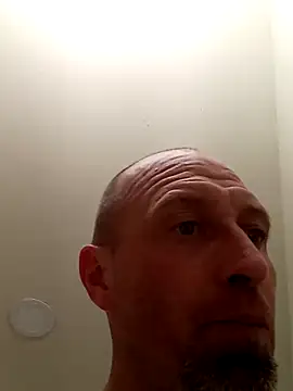 Snapshot of El_Gizmo chatting on March 20, 8:53 am El Gizmo online show from March 20, 8:53 am