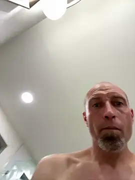 Snapshot of El_Gizmo chatting on September 11, 10:26 am El Gizmo online show from September 11, 10:26 am