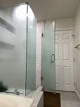 Snapshot of El_Gizmo chatting on September 13, 1:00 pm El Gizmo online show from September 13, 1:00 pm