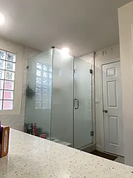 Snapshot of El_Gizmo chatting on November 7, 6:19 pm El Gizmo online show from November 7, 6:19 pm