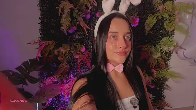 Snapshot of hanna_lee02 chatting on October 30, 12:50 pm hanna lee02 online show from October 30, 12:50 pm