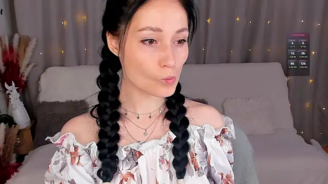 LisaMooore online show from February 14, 1:18 pm