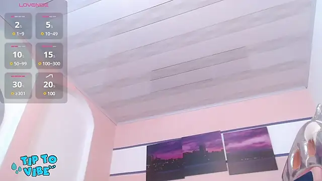 tamarafoxy  online show from December 3, 12:27 pm