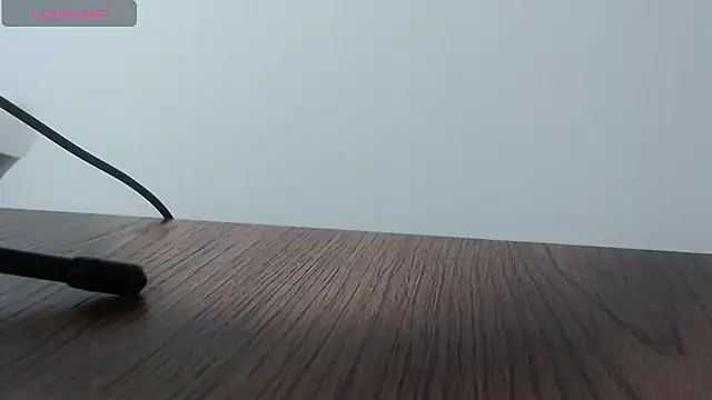 tamarafoxy  online show from January 9, 12:30 pm