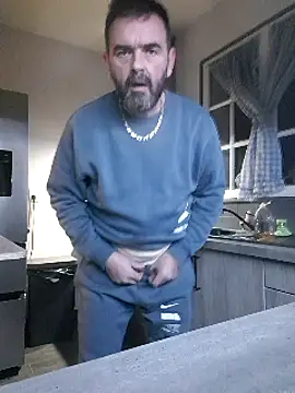 pachapeter online show from February 13, 7:10 pm