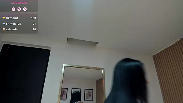 Dakota diaz  online show from February 10, 11:45 pm