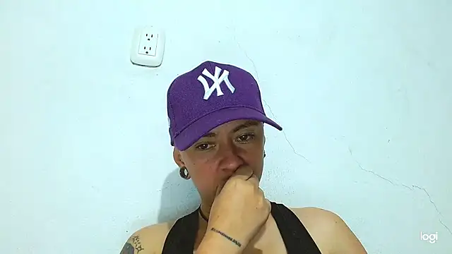 tomboyblue online show from January 19, 11:00 pm