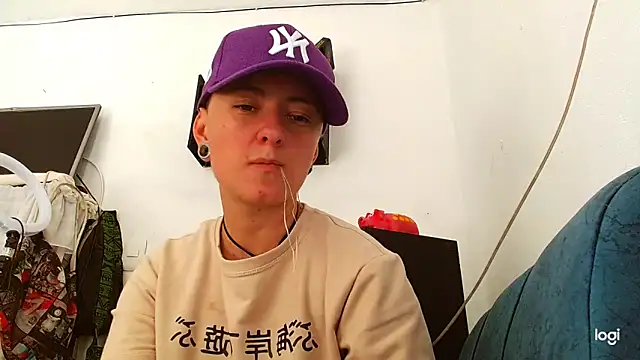 tomboyblue online show from January 22, 8:17 pm