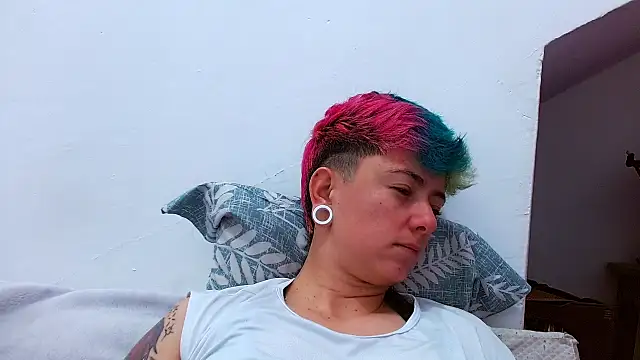 tomboyblue online show from October 24, 4:36 pm