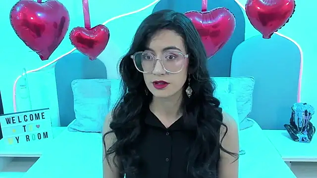 SophieGomez22 online show from February 14, 11:10 am