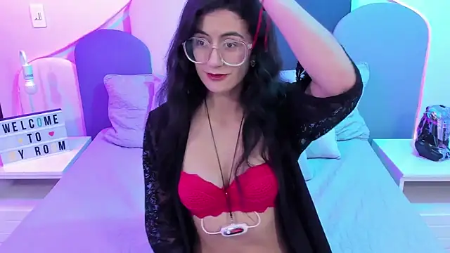 SophieGomez22 online show from February 16, 2:32 pm