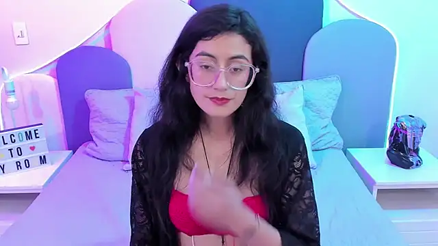 SophieGomez22 online show from February 16, 5:37 pm