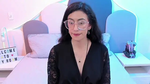 SophieGomez22 online show from February 23, 2:25 pm