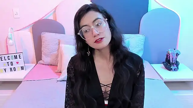 SophieGomez22 online show from March 6, 2:29 pm