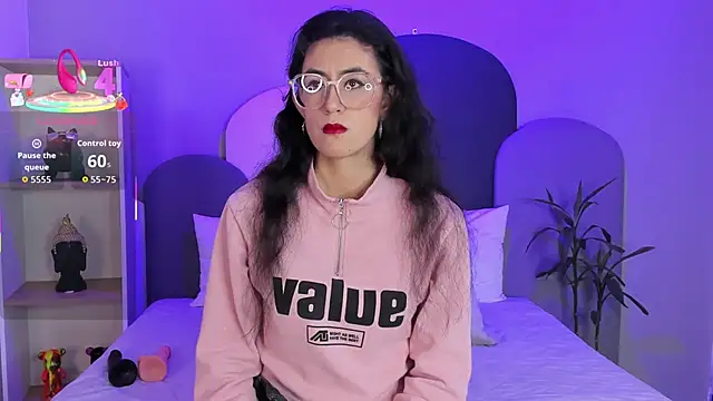 SophieGomez22 online show from September 27, 11:15 am