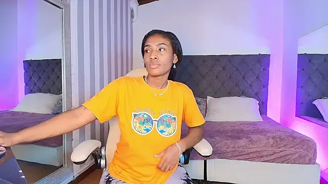 rebeca cortez  online show from January 6, 3:42 am