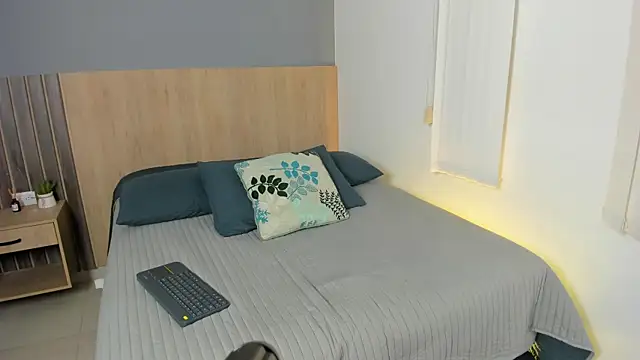 rebeca cortez  online show from October 20, 8:09 pm