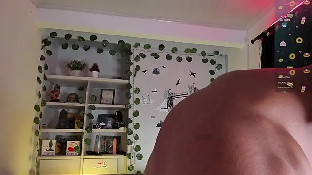 Snapshot of Couple_muscle1 chatting on December 23, 3:33 pm Couple muscle1 online show from December 23, 3:33 pm