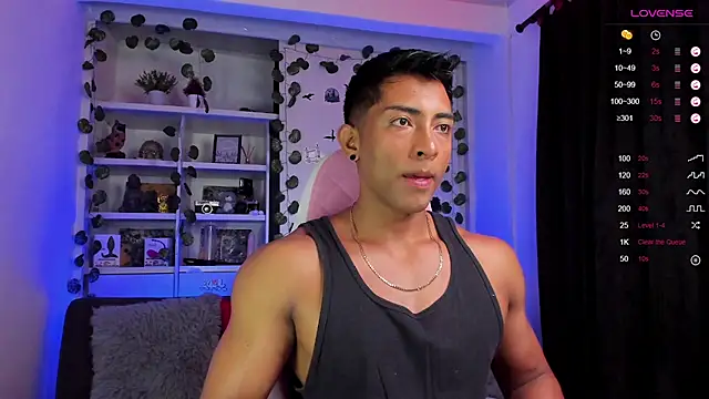 Snapshot of Couple_muscle1 chatting on January 12, 3:36 pm Couple muscle1 online show from January 12, 3:36 pm