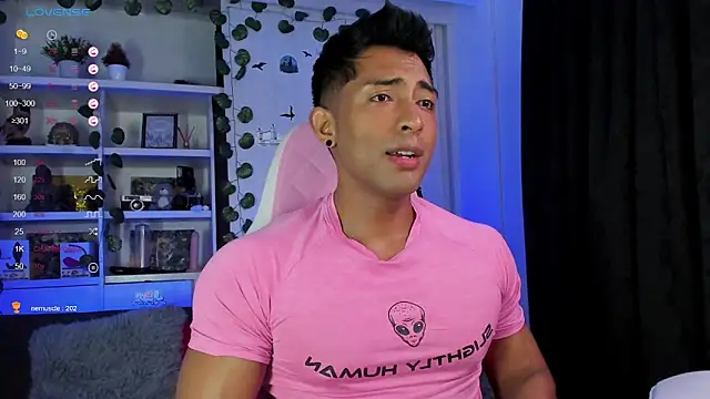 Snapshot of Couple_muscle1 chatting on January 19, 10:49 pm Couple muscle1 online show from January 19, 10:49 pm