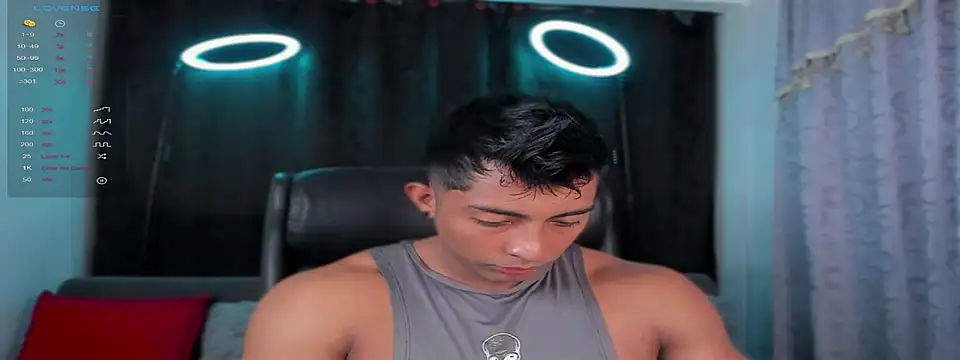 Snapshot of Couple_muscle1 chatting on February 10, 2:59 pm Couple muscle1 online show from February 10, 2:59 pm